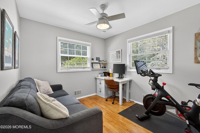 21 Karyn Terrace E, Middletown, NJ 07748