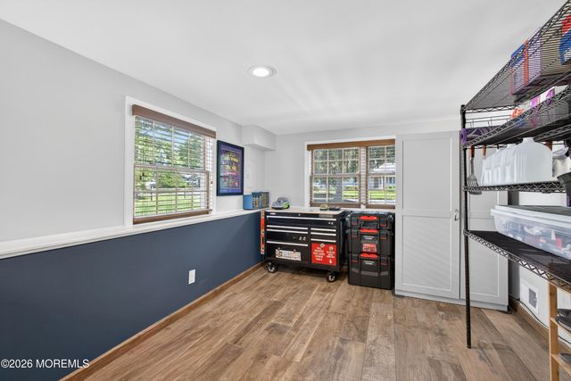 21 Karyn Terrace E, Middletown, NJ 07748