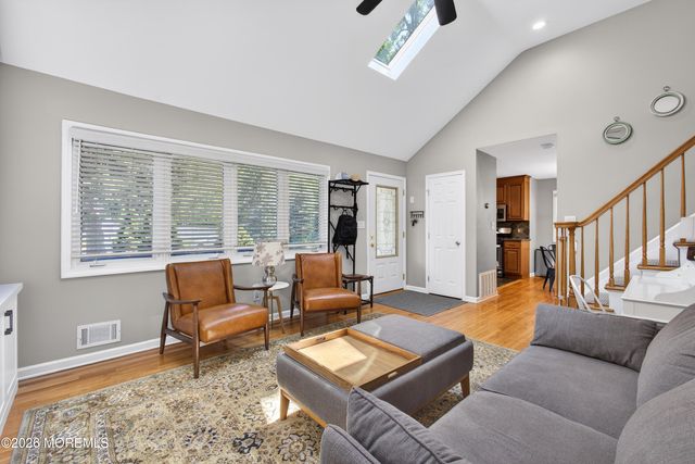 21 Karyn Terrace E, Middletown, NJ 07748
