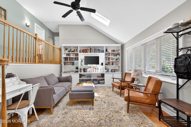 21 Karyn Terrace E, Middletown, NJ 07748