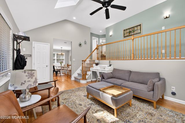 21 Karyn Terrace E, Middletown, NJ 07748