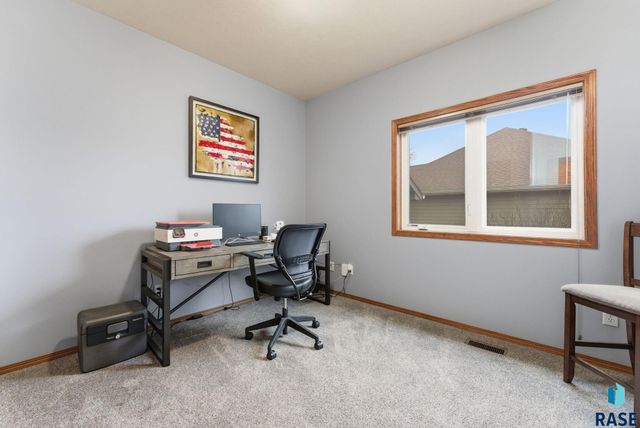 6520 S Heatherridge Trl Trail, Sioux Falls, SD 57108