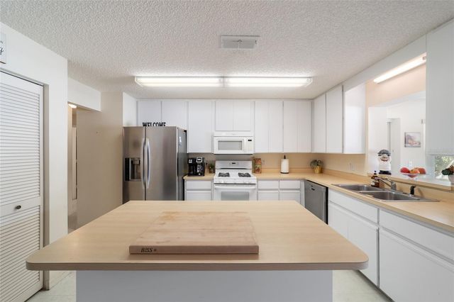 9749 SW 97TH STREET, Ocala, FL 34481