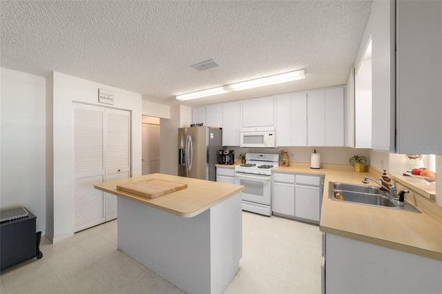 9749 SW 97TH STREET, Ocala, FL 34481