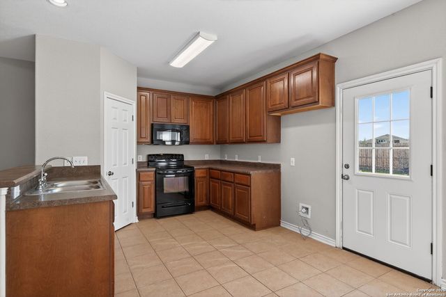 15709 Fair Lane, Selma, TX 78154