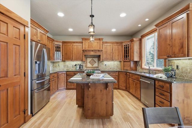11208 E Sandstone Ln, Spokane Valley, WA 99206
