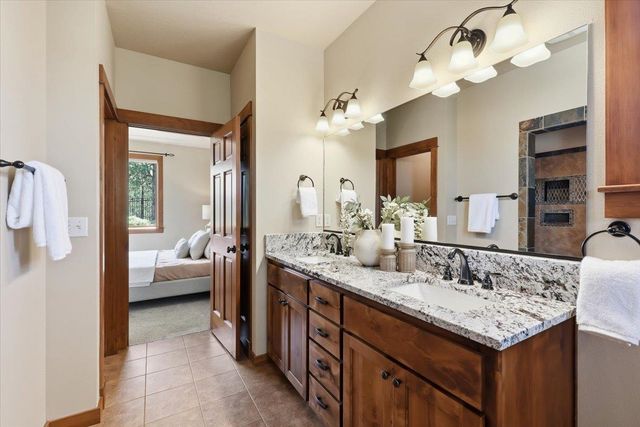 11208 E Sandstone Ln, Spokane Valley, WA 99206