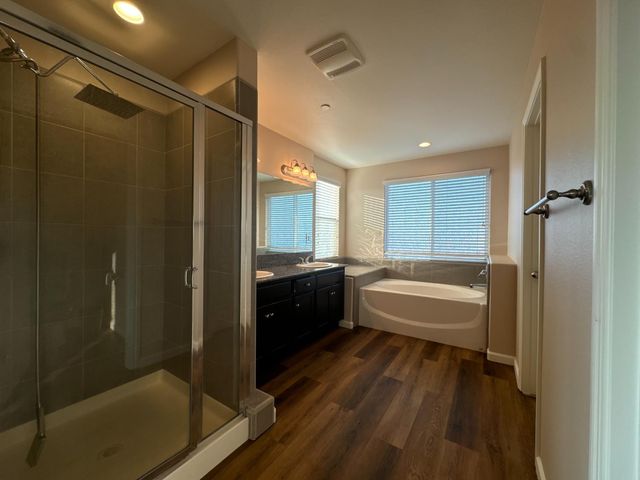 3364 Amanecer Ave, Clovis, CA 93619