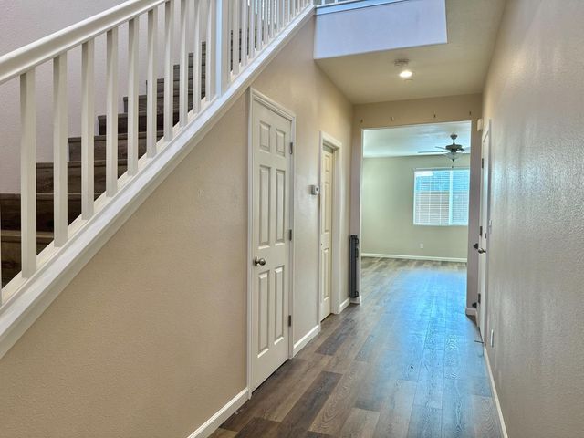 3364 Amanecer Ave, Clovis, CA 93619