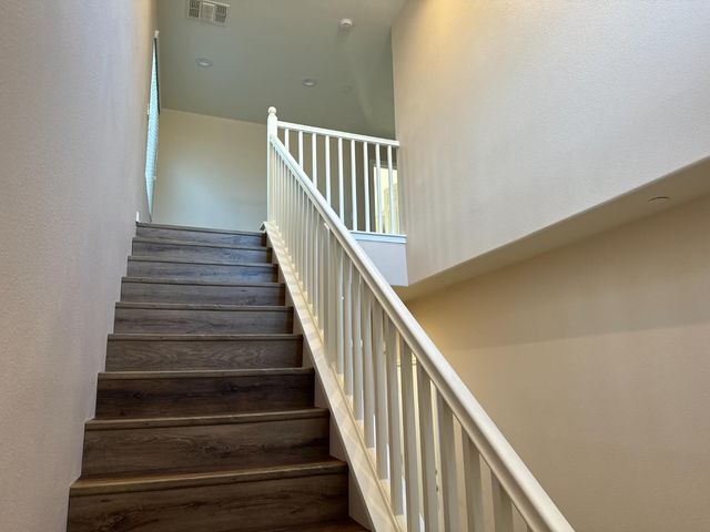 3364 Amanecer Ave, Clovis, CA 93619