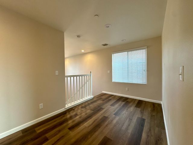 3364 Amanecer Ave, Clovis, CA 93619