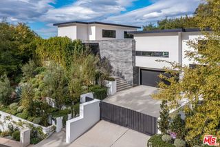 9455 Eden Drive, Beverly Hills, CA 90210