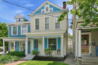 2128 Grinstead Dr, Louisville, KY 40204