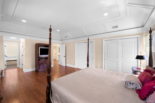 45 Cannon Court, Huntington, NY 11743
