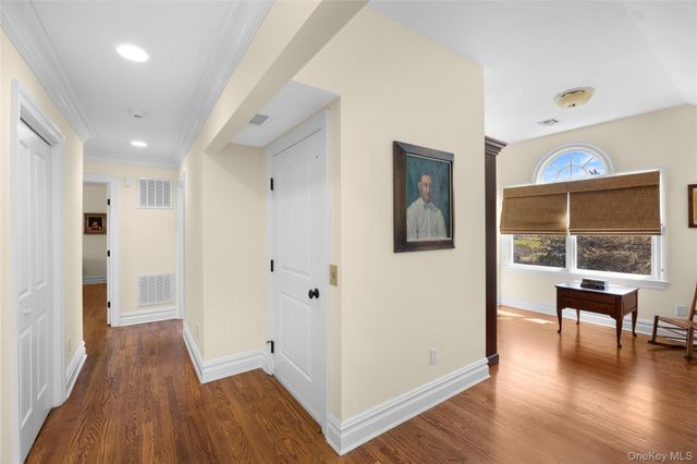 45 Cannon Court, Huntington, NY 11743