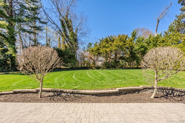 45 Cannon Court, Huntington, NY 11743