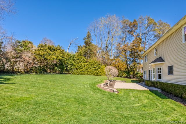 45 Cannon Court, Huntington, NY 11743