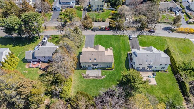 45 Cannon Court, Huntington, NY 11743