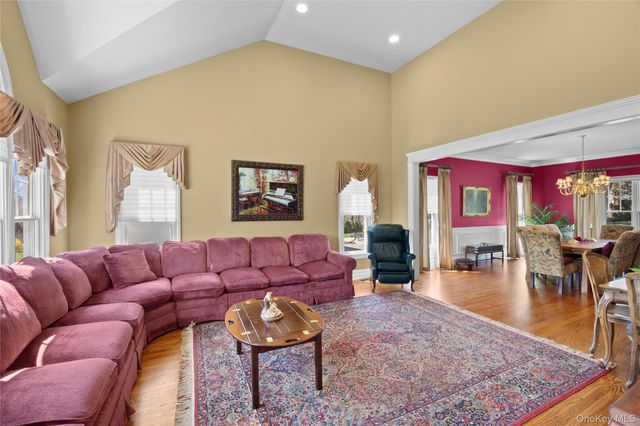 45 Cannon Court, Huntington, NY 11743