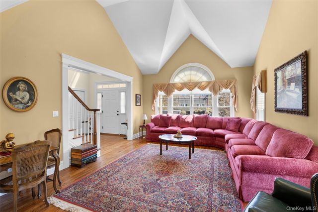 45 Cannon Court, Huntington, NY 11743