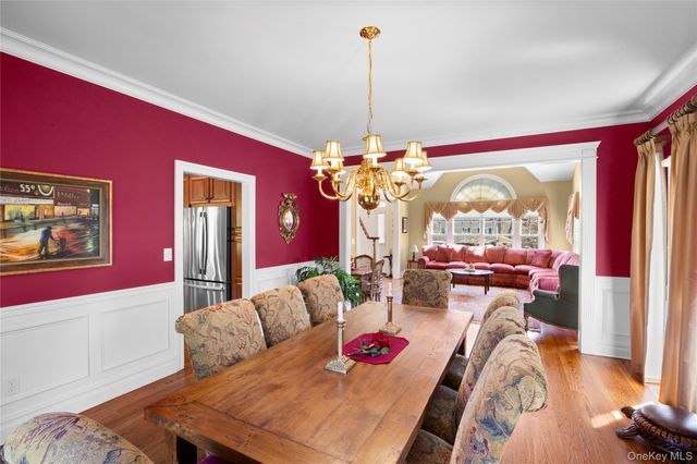 45 Cannon Court, Huntington, NY 11743