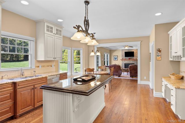 45 Cannon Court, Huntington, NY 11743