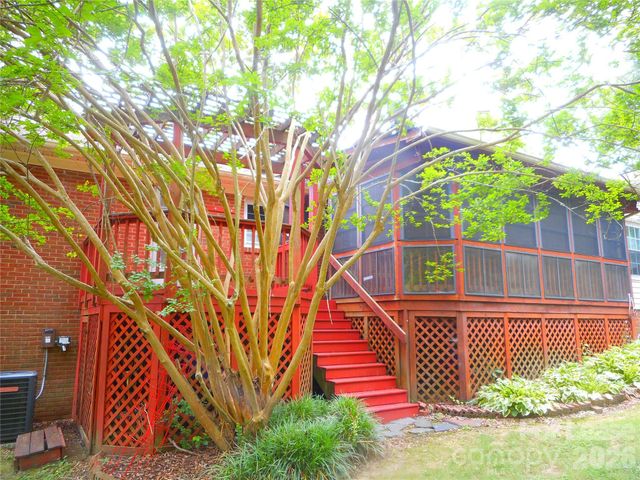 1330 E Barden Road, Charlotte, NC 28226