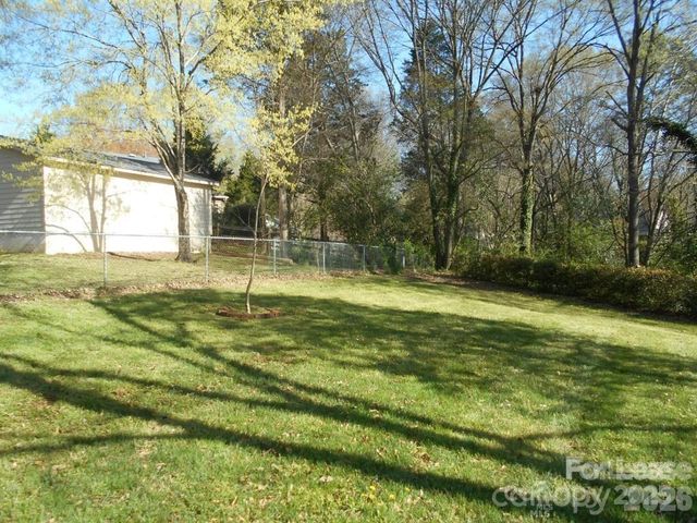 1330 E Barden Road, Charlotte, NC 28226