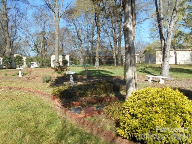 1330 E Barden Road, Charlotte, NC 28226