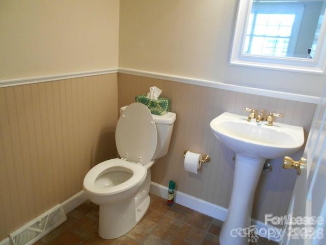 1330 E Barden Road, Charlotte, NC 28226
