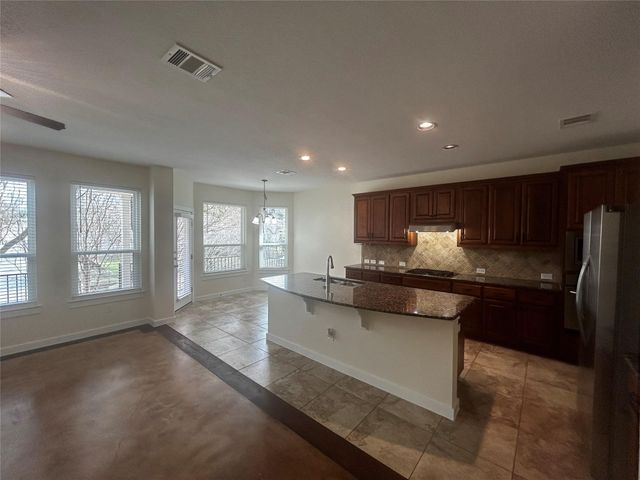 43 Cypress Knee LN 87, Lakeway, TX 78734