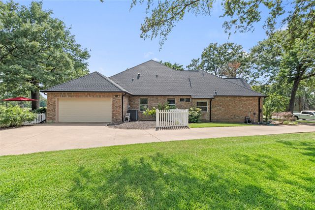 347 Saint Andrews Drive, Mabank, TX 75156