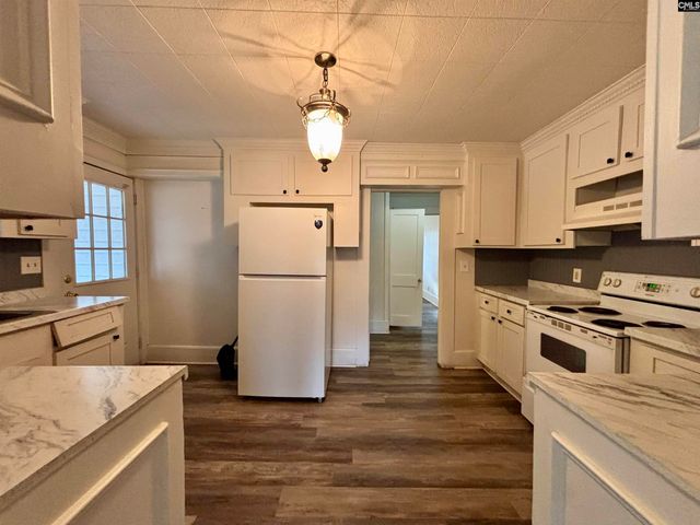 141 S Peachtree Street, Batesburg, SC 29006