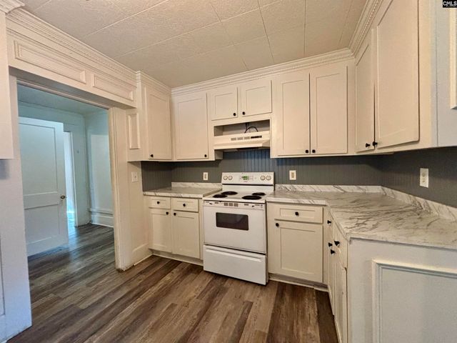 141 S Peachtree Street, Batesburg, SC 29006