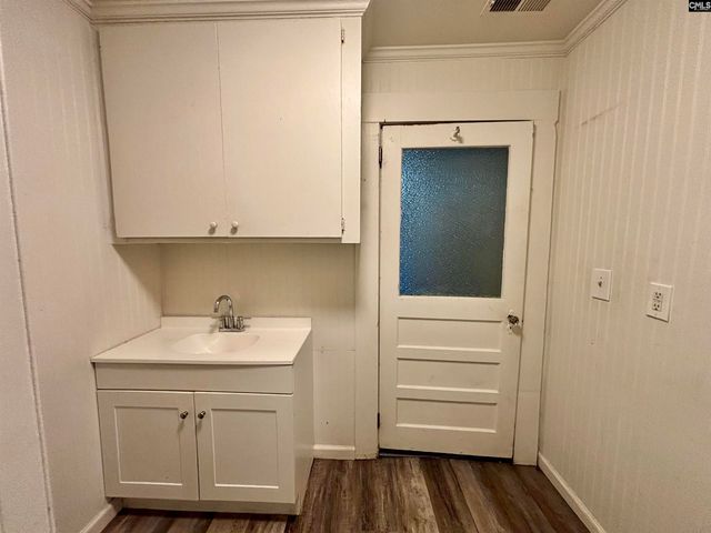 141 S Peachtree Street, Batesburg, SC 29006