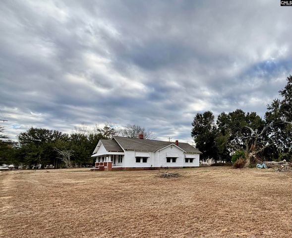 141 S Peachtree Street, Batesburg, SC 29006