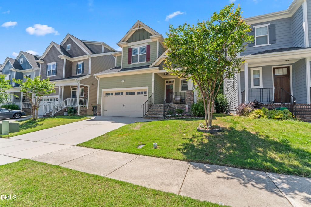 712 Goldenview Acres Court, Apex, NC 27502