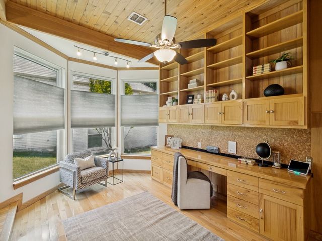 9502 Moss Haven Drive, Dallas, TX 75231