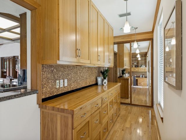 9502 Moss Haven Drive, Dallas, TX 75231