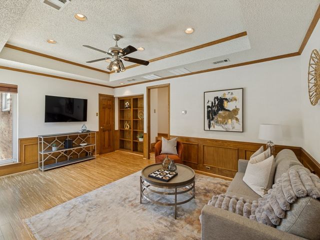 9502 Moss Haven Drive, Dallas, TX 75231