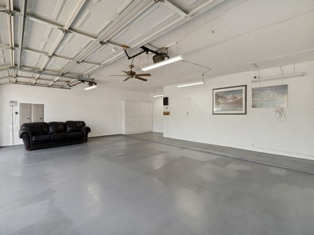 9502 Moss Haven Drive, Dallas, TX 75231