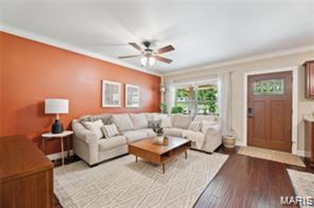 106 Reading Avenue, Maryland Heights, MO 63043
