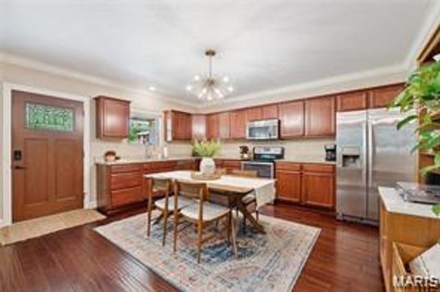 106 Reading Avenue, Maryland Heights, MO 63043