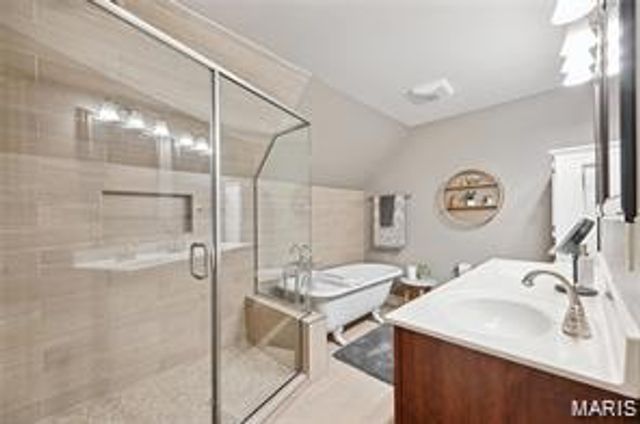 106 Reading Avenue, Maryland Heights, MO 63043