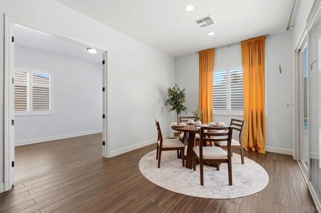 3368 N Discovery Way, Hanford, CA 93230