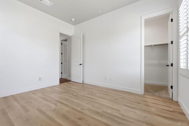 3368 N Discovery Way, Hanford, CA 93230