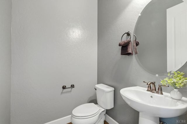 3368 N Discovery Way, Hanford, CA 93230