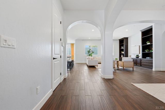3368 N Discovery Way, Hanford, CA 93230