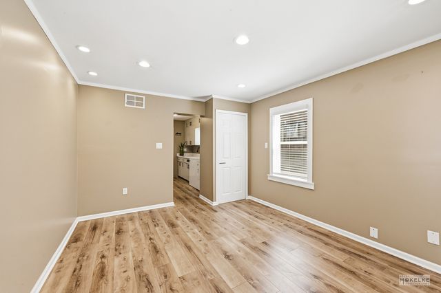 125 W Adams Street, Villa Park, IL 60181
