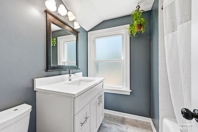 125 W Adams Street, Villa Park, IL 60181